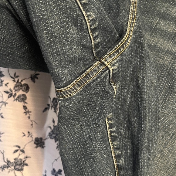 Torrid FeelTheFit Crop Boyfriend Vintage Stretch Distressed Raw Hem Skinny Jeans - Picture 3 of 5